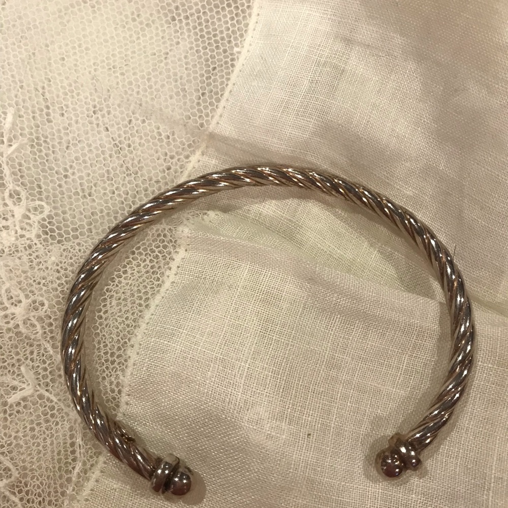 Simple classic bracelet